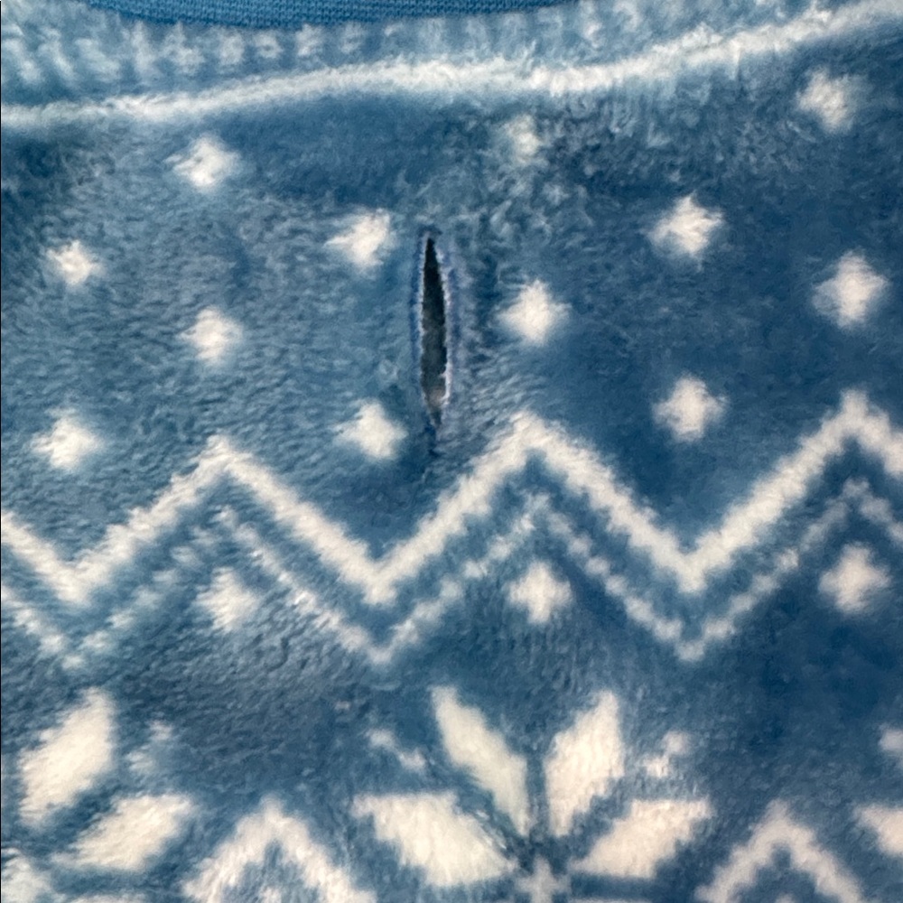 Cozy Blue Snowflake For Pets - Picture 7 of 8